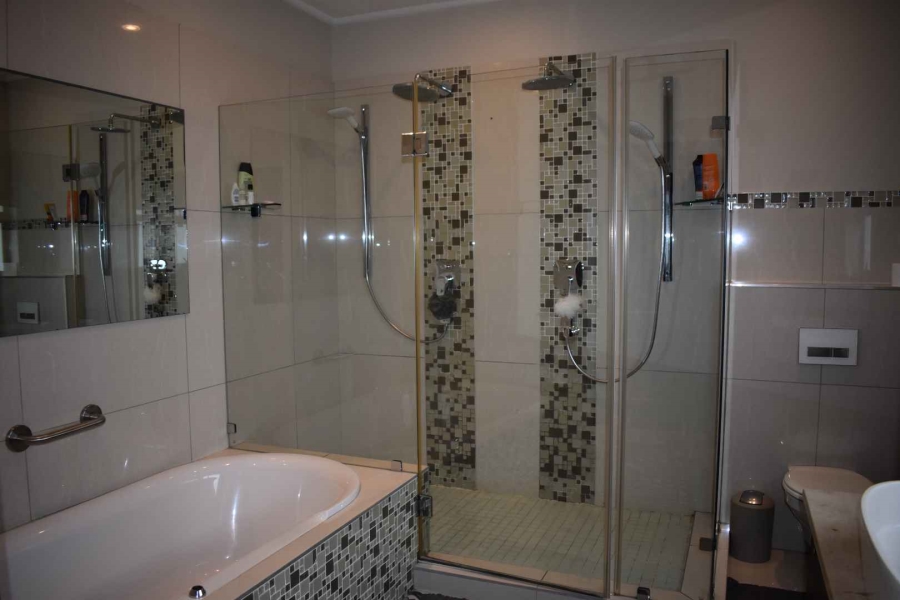 5 Bedroom Property for Sale in Gonubie Eastern Cape